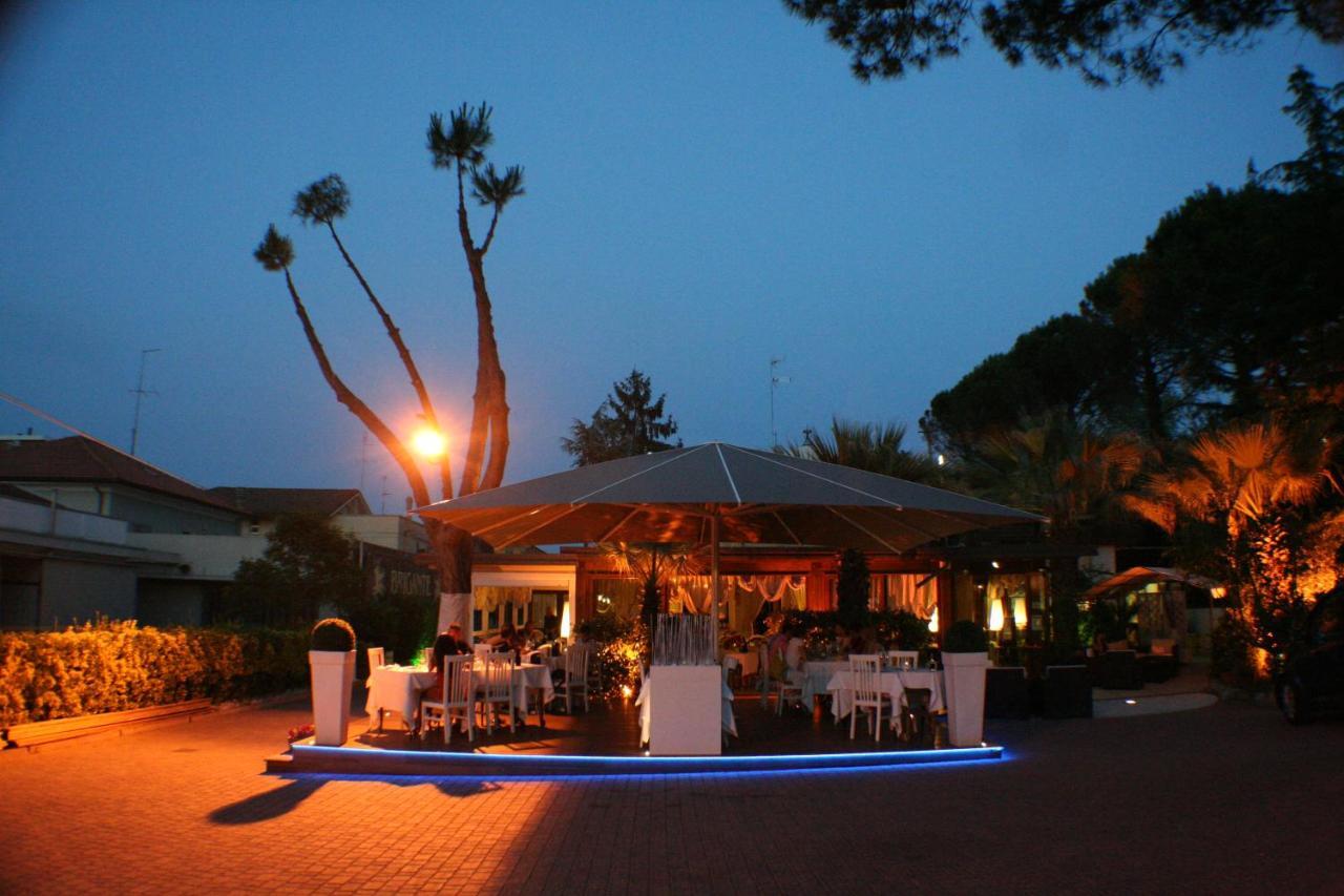 Brigante Suites Misano Adriatico Exterior photo
